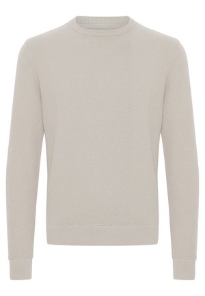 Svijetlo siva dukserica s okruglim izrezom, napravljena od teksturiranog materijala s suptilnim dijamantnim uzorkom, rebrastim manžetama i rubom, te ležernim krojem.