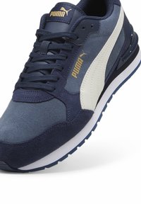 Puma ST RUNNER - Sneakers basse - evening sky-vapor gray-club navy- white