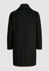 Schwarzer Wollmantel mit taillierter Schnittführung, weitem Kragen und gerader Silhouette. Keine sichtbaren Verschlüsse oder Verzierungen auf der Rückseite.