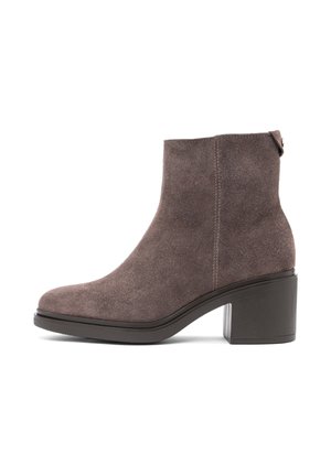 RYŁKO, RYŁKO - Stivaletti con plateau - brown