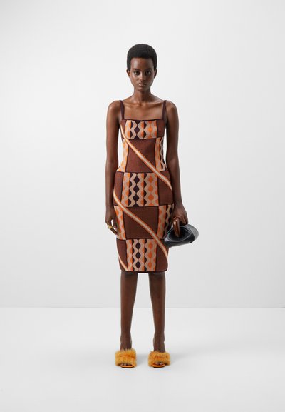 Ahluwalia TAFII DRESS - Φόρεμα σε ίσια γραμμή - red/orange