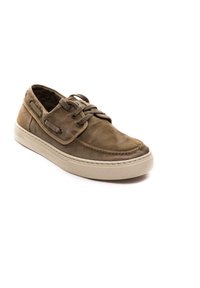 Sneaker in tela marrone con design a profilo basso, chiusura con lacci e suola in gomma a contrasto. Presenta cuciture laterali e un collo imbottito.