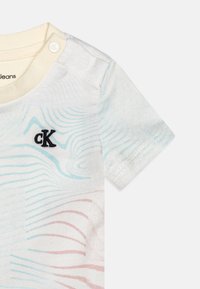 Calvin Klein Jeans BABY SUMMER WAVE UNISEX - Trükipildiga T-särk - beige