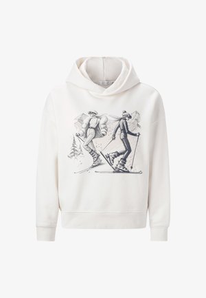 Sudadera blanca de forro polar con una ilustración gráfica de dos esquiadores. Presenta un corte relajado y un bolsillo tipo canguro en la parte delantera.