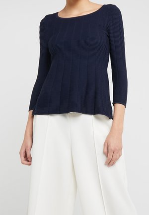 Sweter