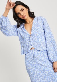 SÁVEL TINKA  - Bluza - blue haze floral