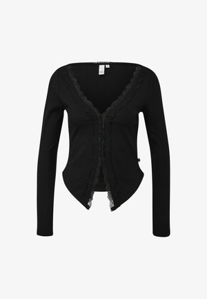 Czarny prążkowany kardigan z długim rękawem, z falowanym koronkowym zdobieniem wzdłuż dekoltu w kształcie litery V oraz otwarcia z przodu, mała metka z rozmiarem widoczna wewnątrz kołnierza.