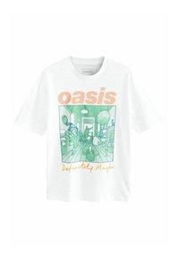 Valkoinen puuvillapaita, jossa on vihreä kuvattu maisema ja teksti "oasis" oranssina sekä "Definitely Maybe" keltaisella kursiivilla.