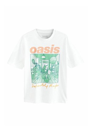Witte katoenen t-shirt met een groene geïllustreerde scène, met de tekst "oasis" in oranje en "Definitely Maybe" in gele cursieve letters.