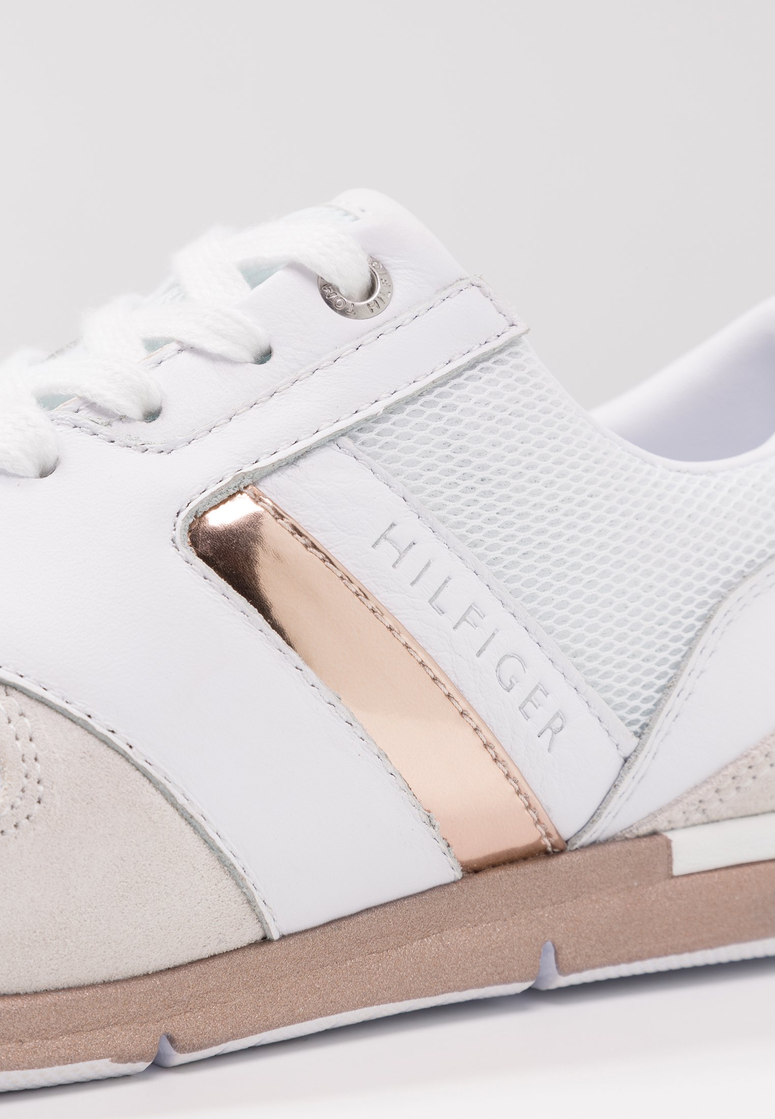 iridescent light tommy