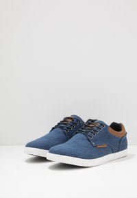 Bullboxer Stringate sportive - navy