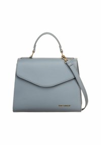 Sac à main en cuir bleu clair avec poignée supérieure, bandoulière amovible et ferrures dorées, doté d'une fermeture à rabat avant.