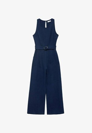 Námořnický modrý overal bez rukávů, široké nohavice, pásek v pase s obvodovou sponou a detaily ve tvaru klíčové dírky na zadní straně.