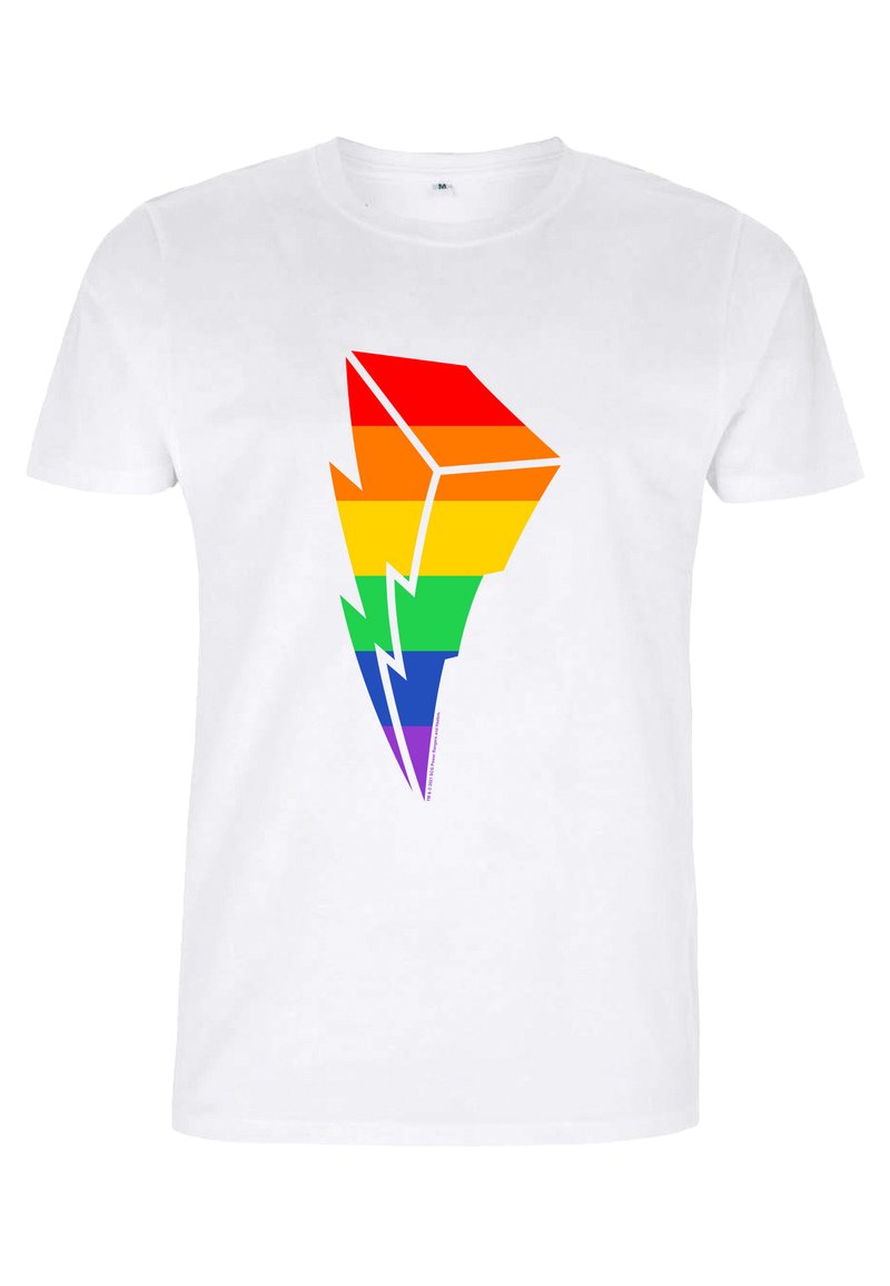 Hvid bomulds t-shirt med et graphic design af en farverig lynbolt i regnbuens farver, med en tredimensionel kube ovenpå.