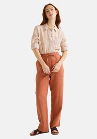 Monoprix TAILLE SEMI-ÉLASTIQUÉE UNI EN  - Pantalon classique - kasbah