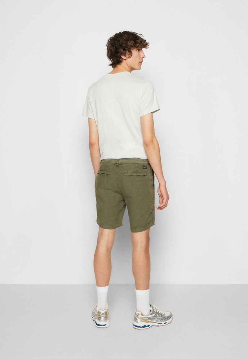 Herren Trainingsanzüge | Replay PANTS Shorts olive/oliv - LY54472 Herren Trainingsanzüge | Replay PANTS Shorts olive/oliv - LY54472
