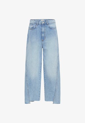 Lyseblå jeans med høj talje og vide ben, frontlommer, bæltestropper, knaplukning og åbne slidser ved kanten.