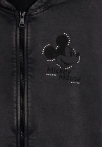 Felpa nera con zip, decorata con il volto di Topolino e testo in pietre brillanti nella parte sinistra del petto.