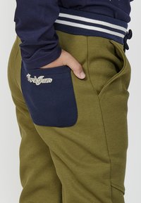 Koroshi Treniņtērpa apakšdaļas - kaki   khaki