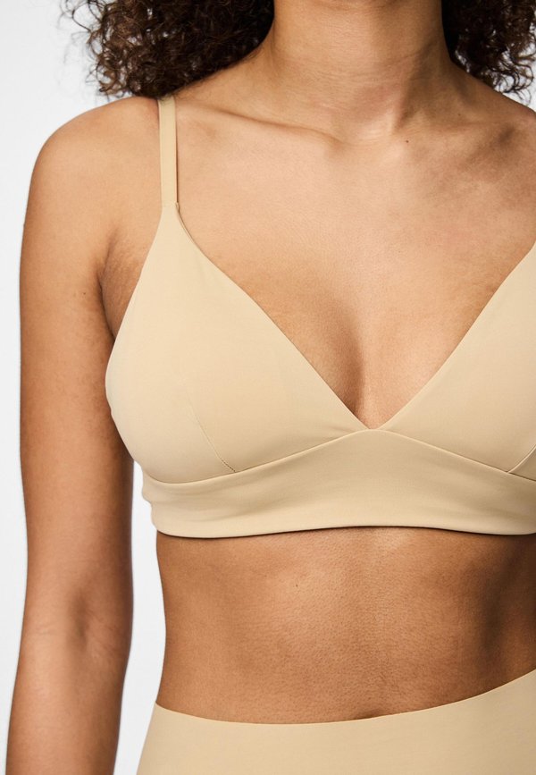 PCNAMEE NOOS - Triangle bra - nude4