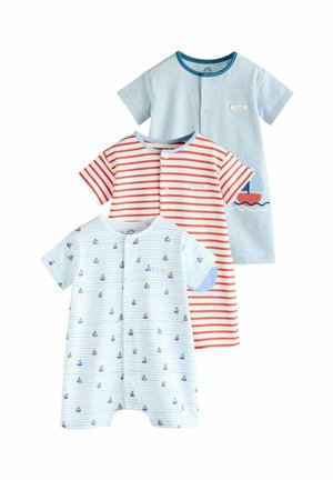 Drei kurzärmelige Babystrampler: hellblau, rotgestreift und hellblau mit Segelbootmuster. Mit Knöpfen und kontrastierenden Akzenten.