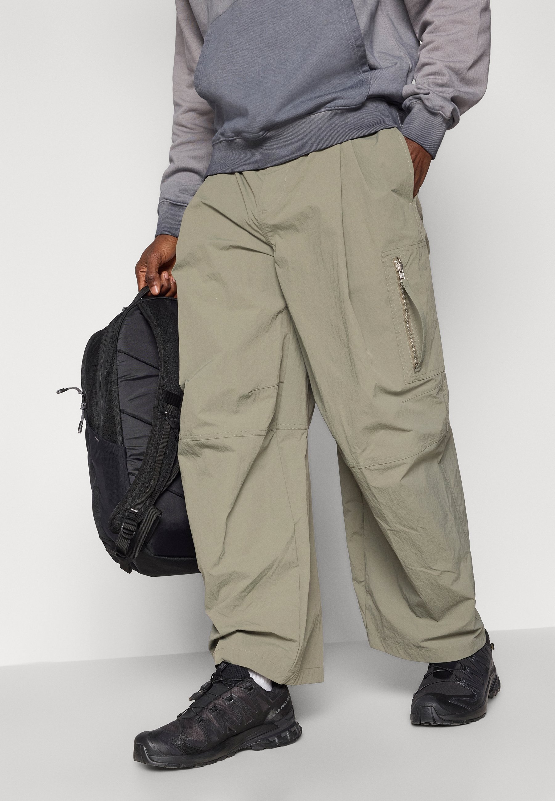66 North ROK CARGO PANTS - Outdoor trousers - lichen green/olive