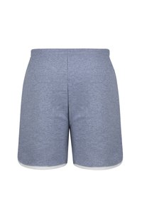 Pantalones cortos de algodón gris con un diseño simple, que presentan una textura suave y un borde blanco en el dobladillo. Sin bolsillos visibles ni adornos.