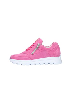 - Sneakersy niskie
