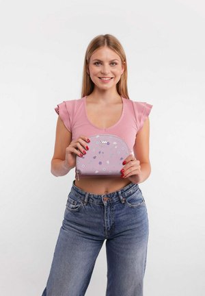 VUCH CAIRA MAEDOW - Taška s příčným popruhem - purple