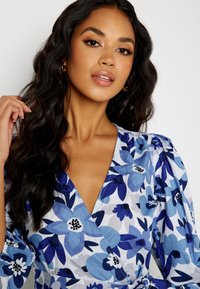 Bubbleroom ASYMMETRIC COTTON DRESS - Denní šaty - dark blue