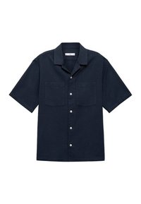 Cămașă bleumarin cu mânecă scurtă, fabricată dintr-un material texturat, cu guler, având două buzunare frontale și cinci închideri cu nasturi.