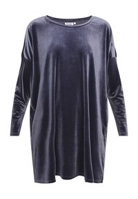 Velvet oversized klänning i djup marinblå färg med långa ärmar, vid halsringning och lös silhuett. Slät textur med minimala accentdetaljer.