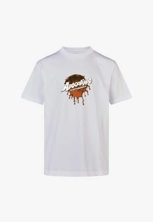 White cotton t-shirt featuring a brown splash graphic with the text "Apocalippo Cleptomanicx" in bold font. Short sleeves and crew neck.