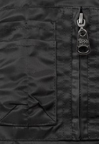 Lonsdale PASSFORM TERN HILL - Bomber stiliaus striukė - black