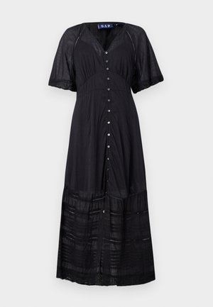 Fekete maxi ruha rövid ujjakkal, gombos elülső résszel és textúrált rétegekkel. Könnyű anyagból készült, csipke díszítéssel a szegélyen.