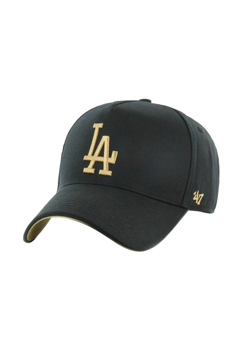 Gorra de béisbol negra con el logo "LA" bordado en oro en la parte frontal y "24/7" en el lateral, con visera curva y tejido texturizado.