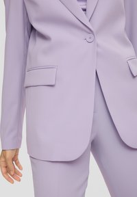s.Oliver BLACK LABEL MIT CRÊPESTRUKTUR - Halflange jas - lavendel