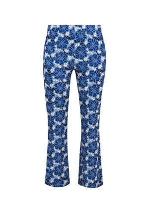 Blauw-witte broek met hoge taille en een gedurfd bloemmotief, nauwsluitend aan de bovenkant en iets wijder uitlopend aan de onderkant.