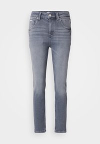 Jeans de denim gris claro con un diseño de pierna recta, presentan una cinturilla estándar, bolsillos frontales y sutiles detalles de lavado desvaído.