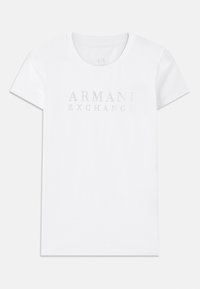 Witte katoenen T-shirt met een ronde hals, korte mouwen en "ARMANI EXCHANGE" in zilveren studs over de borst. Eenvoudig ontwerp, geen patronen.