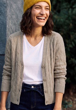 Cecil, V NECK CARDIGAN WITH A CABLE KNIT PATTERN - Gilet - toffee cream melange