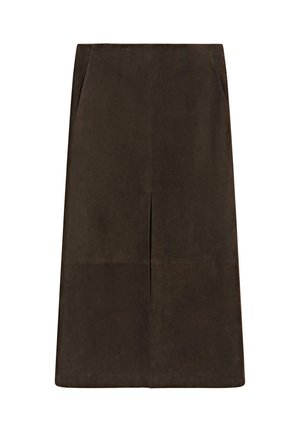 Jupe midi en daim marron foncé avec une fente centrale à l'avant et des détails en panneaux, conçue avec une silhouette droite et ajustée.