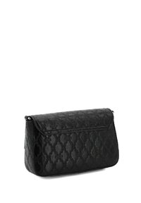 Borsa a busta nera in pelle sintetica con motivo a quadretti, forma tondeggiante, chiusura con pattina e dettagli metallici. Superficie strutturata con finitura lucida.