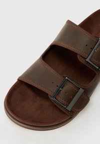 Thumbnail Image 6