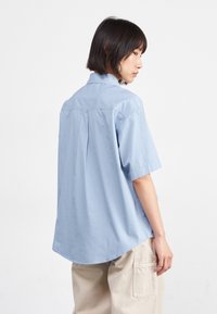 Carhartt WIP JAXON - Užsagstoma palaidinė - frosted blue/wax