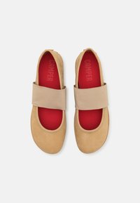 Camper RIGHT NINA - Bailarinas con hebilla - medium beige