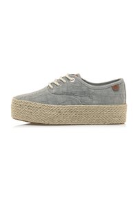 Scarpa in tela grigia con un motivo testurizzato, con una suola piattaforma in juta intrecciata. Lacci in un colore a contrasto e un piccolo dettaglio con logo sul lato.