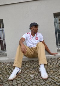 Hummel DENMARK biały