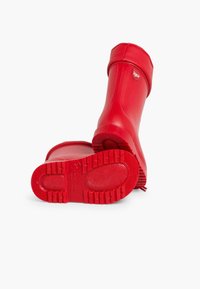Bottes de pluie en caoutchouc rouge avec une finition lisse, un bout arrondi et des semelles texturées. Logo visible sur le côté près du haut.