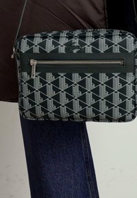 Lacoste REPORTER BAG - Borsa a tracolla - green